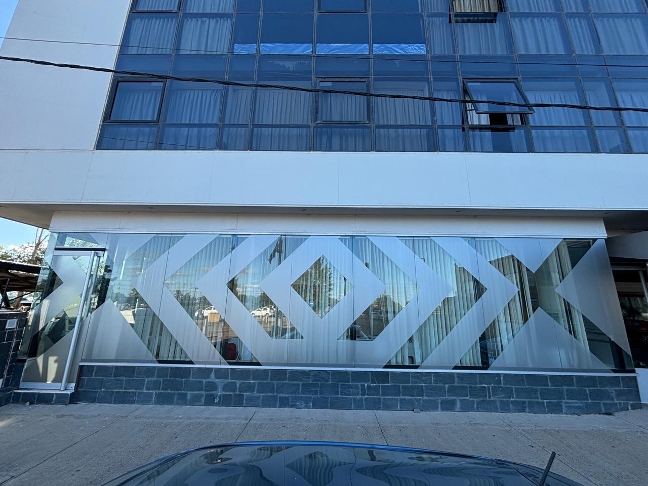 Esmerilado geométrico para vidriera