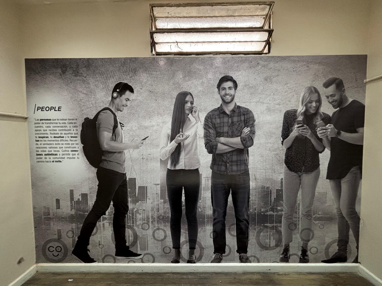 Interior / mural gráfico